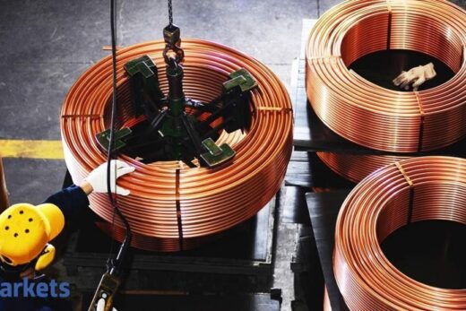 Copper futures fall on weak demand