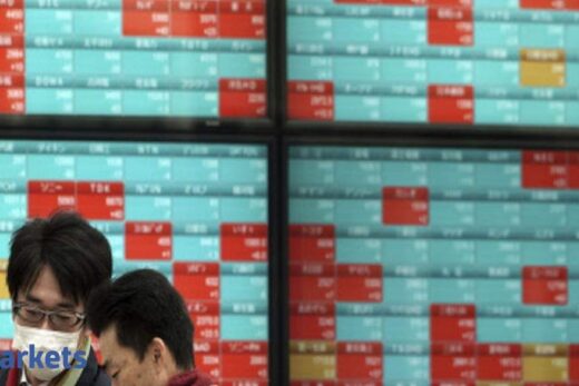 Japanese shares: Japan stocks end higher on gains in drugmakers, tech stocks