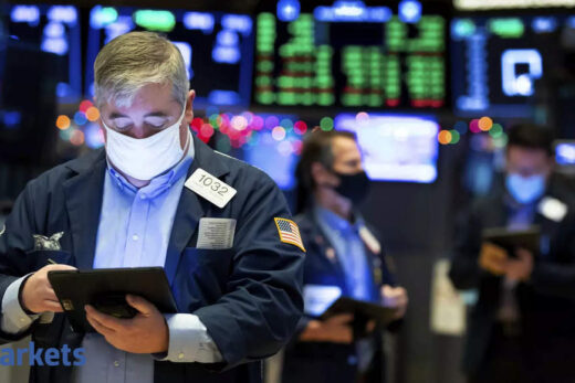 Wall Street gains on Apple, stimulus hopes as Fed takes center stage