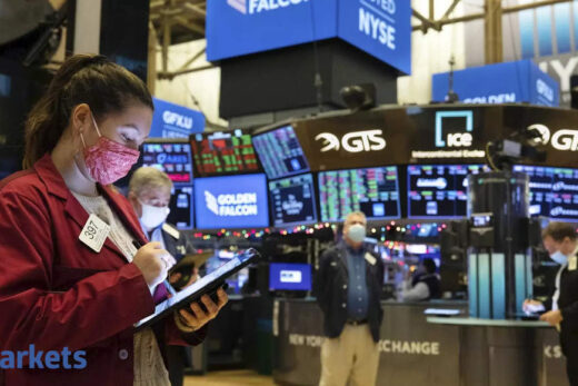 Wall street outlook: Wall Street Week Ahead: 'Santa Claus rally' threatened by COVID-19 resurgence, Georgia elections