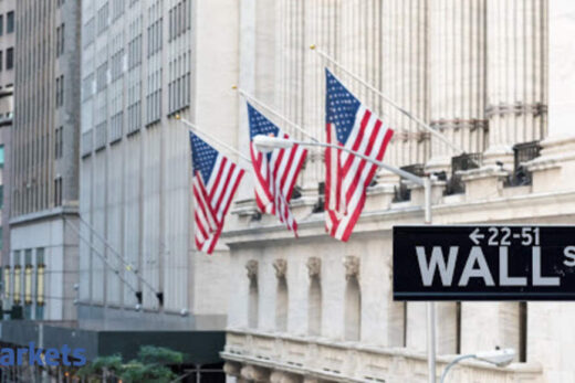 retail stocks: Wall Street Weekahead: Investors bet old-school retailers will rebound in 2021