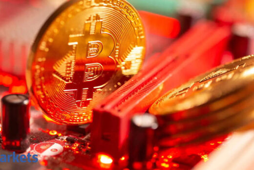 Bitcoin investors may lose everything, central banker warns