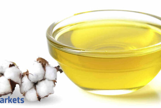 Cottonseed oil futures fall on soft demand