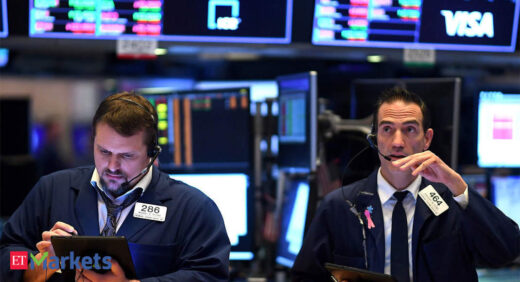 Dow Jones shares: S&P 500, Dow close at record highs, dollar gains at end of tumultuous year