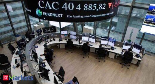 European stocks end 2020 down as tighter UK lockdowns weigh