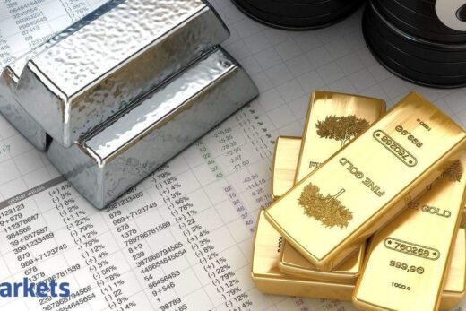 Gold gains Rs 132; silver zooms Rs 2,915