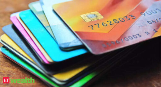 Understand how credit cards work to manage money better