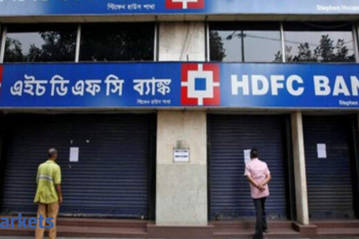 hdfc bank: HDFC Bank penalises executive for selling shares in 'inadvertent trade'