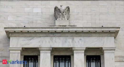 Fed minutes show willingness to steer past coming jump in inflation