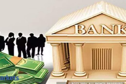 Govt to bring amendments to two Acts to enable privatisation of PSU banks