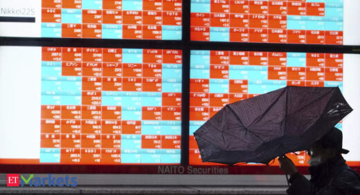 Japan shares extend gains to close at 30-year high on recovery hopes