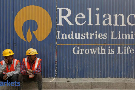 RIL share price: Buy Reliance Industries, target price Rs 2325: Motilal Oswal