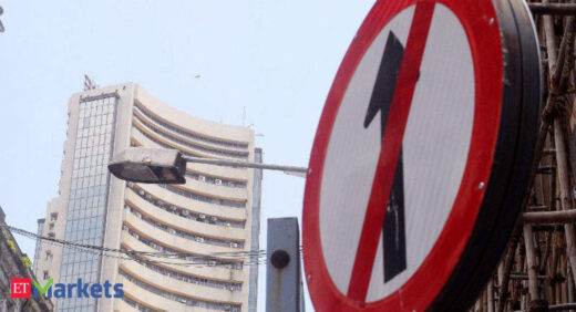 Sensex nosedives over 800 pts, investors lose Rs 1.38 lakh crore in 30 minutes