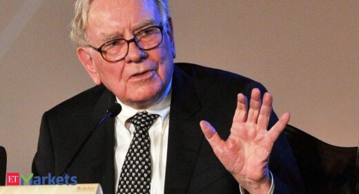 Warren Buffett: Does Warren Buffett’s short honeymoon with gold signal you to sell yours?