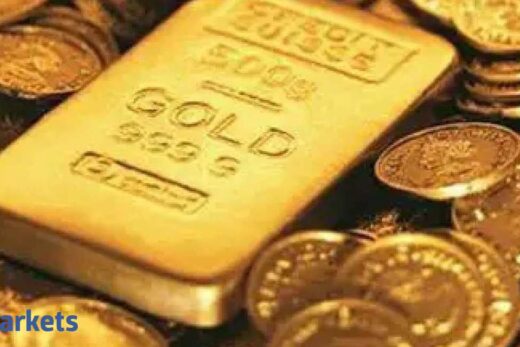 Gold futures slide on low demand