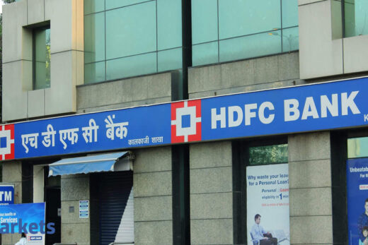 HDFC: HDFC Bank leads peer lenders over mobile transactions despite tech glitches