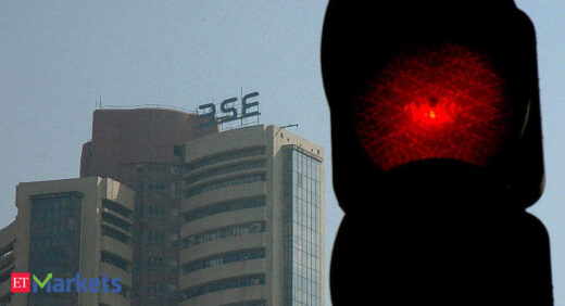 Investors poorer by Rs 3.6 lakh crore as Sensex sheds 562 pts amid rising infections