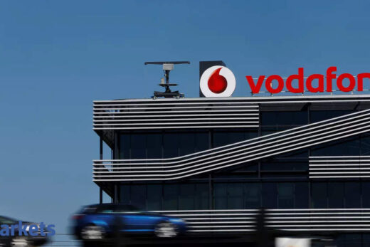 Vodafone seen reaping 2.13 bn eur from Frankfurt IPO: Bookrunners