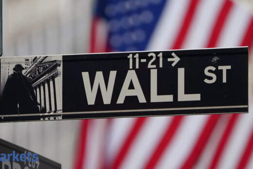 Wall Street stocks retreat, extend volatile run