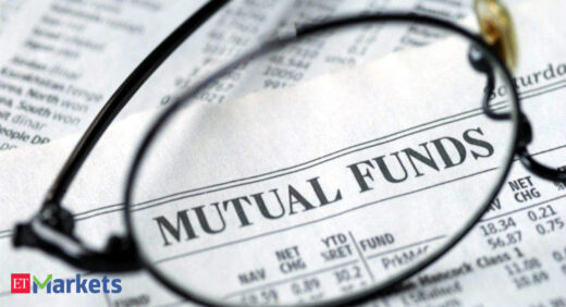 Amfi cuts mutual fund distribution registration fee by half