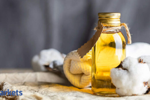 Cottonseed oil futures drop nearly 1% amid weak trend in spot market