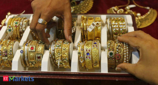 Gold steadies as focus turns to Fed meeting