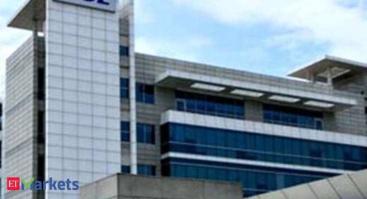 HCL Q4 net falls 26% QoQ; firm announces interim and special dividends