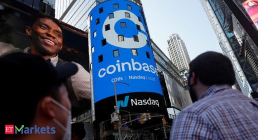 Options on Coinbase Global start trading in robust volume