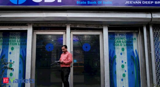 SBI customers face glitches just before scheduled downtime