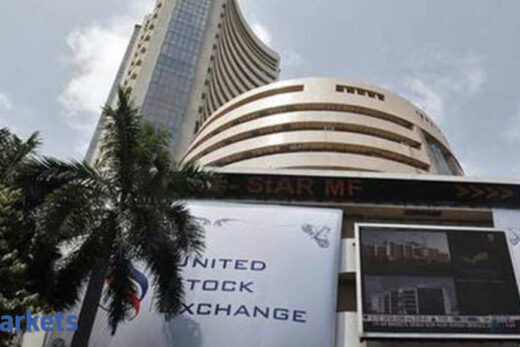 Sensex loses 90 points, Nifty above 14,500; Infosys tanks 5%