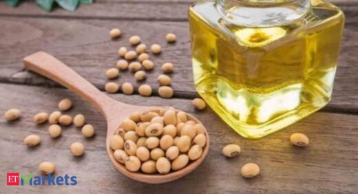 Soybean price declines; refined soy oil, coriander futures gain