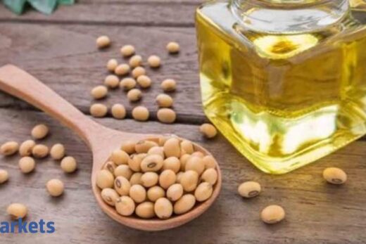 Soybean price declines; refined soy oil, coriander futures gain