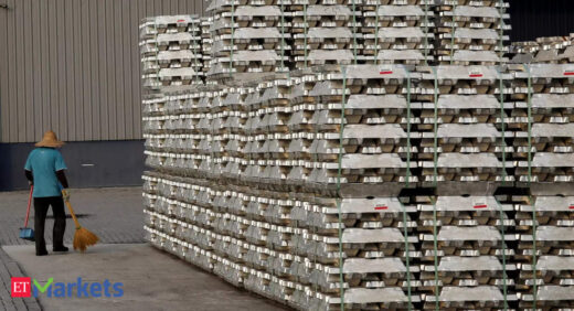 Aluminium futures drop 1% on low demand