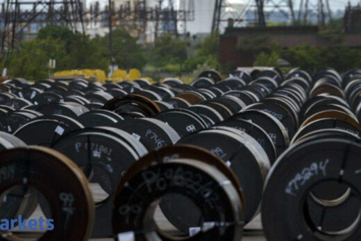 Indian steel bulls about to hit speed bump! Analysts say they are in bubble zone