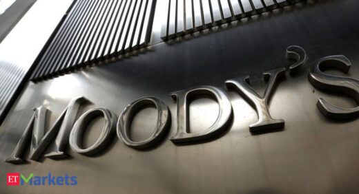 Moody's maintains negative outlook on Adani Transmission