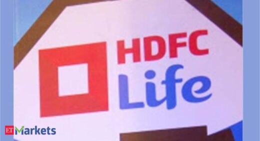 HDFC Life tanks 3% on reports Standard Life likely sold 7 crore shares