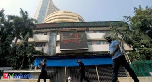 Sensex rises 200 points, retreats; Nifty above 15,800; LIC Housing, Majesco gain up to 5%