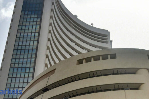 Sensex rises 300 points, Nifty at 15,840; IDBI Bank jumps 5%, BEL 3% - The Economic Times Video