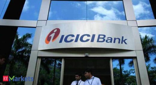 ICICI bank: ICICI Bank new darling of Dalal Street as HDFC Bank falters