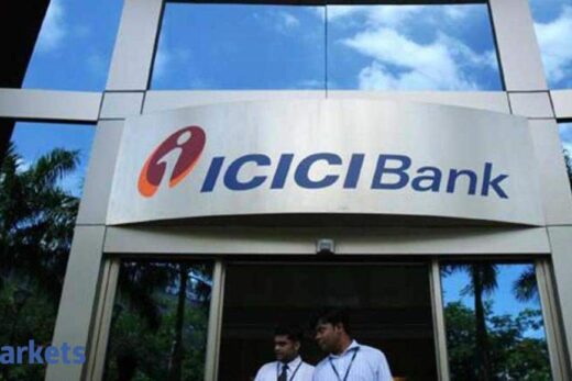 ICICI bank: ICICI Bank new darling of Dalal Street as HDFC Bank falters