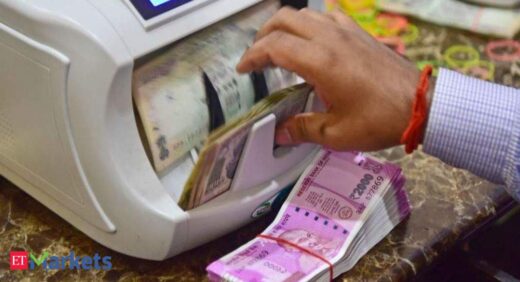 Investors warm up to Indian credit as Covid risks subside