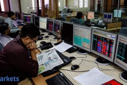 Sensex gains 395 points, Nifty50 near 15,850; HFCL rallies 20%