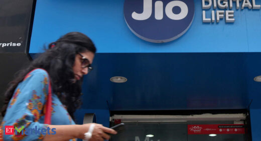 emergency data loan packs: Jio offers emergency data loan packs