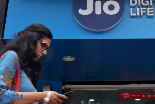 emergency data loan packs: Jio offers emergency data loan packs