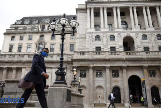 Bank of England set to keep stimulus pumping despite inflation rebound