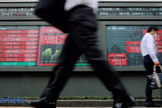 Japan shares today: Japanese shares drop on economic worries, stronger yen