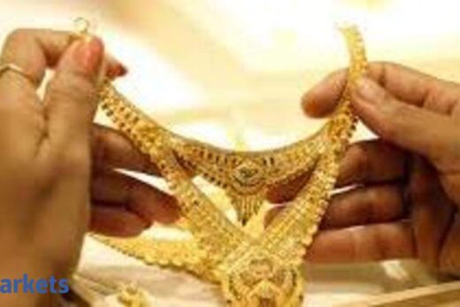 PC Jeweller Q1 results: Net loss narrows to Rs 66 cr