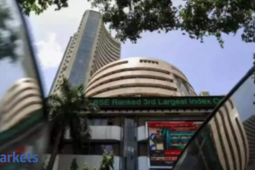 Sensex and Nifty today: Sensex gains in early trade, Nifty above 17,450; HCL Tech gains 3%