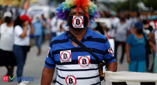 Salvadorans march against Bitcoin and 'dictatorship'