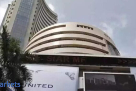 Sensex gains for 4th straight day, ends 149 pts higher; Nifty50 closes near 18,000